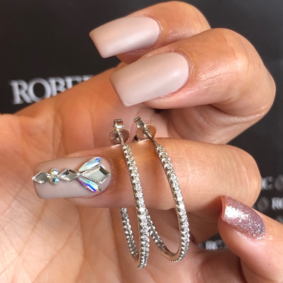 Roberto Coin 18K White Large Gold Hoops - Picture 3 of 8